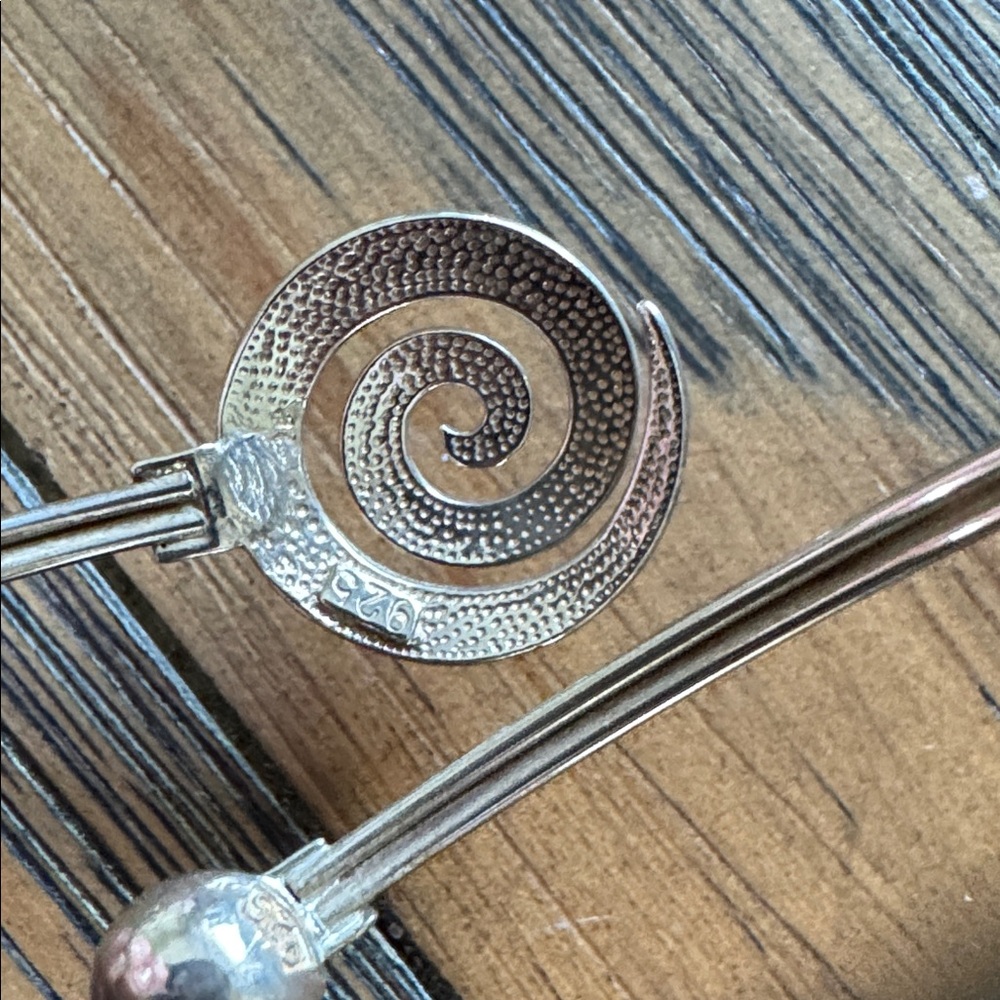Elegant Silver Spiral Bracelet - Picture 3 of 4